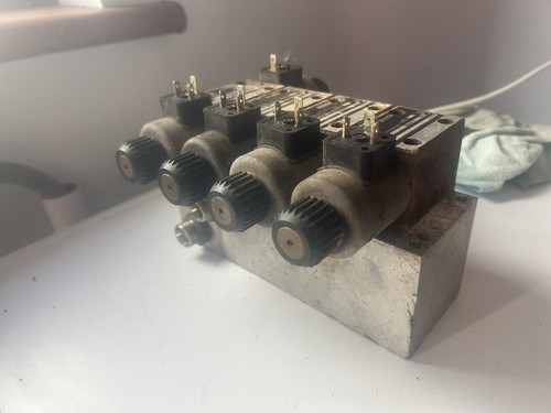 Hydraulic lift solenoid valve