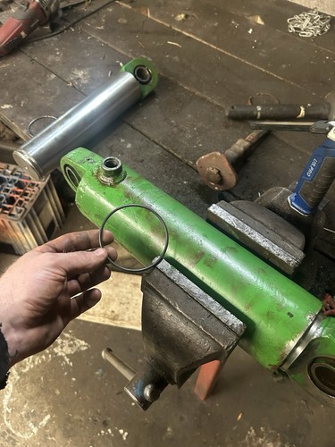 John deere pickup hitch ram - deere,